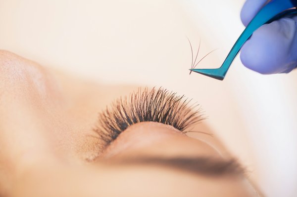 Formation extension de cils : devenez expert en un clin d'œil !